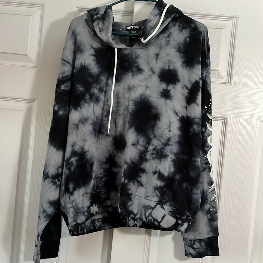 Hot topic size 1 hoodie. Tie dye moon hoodie